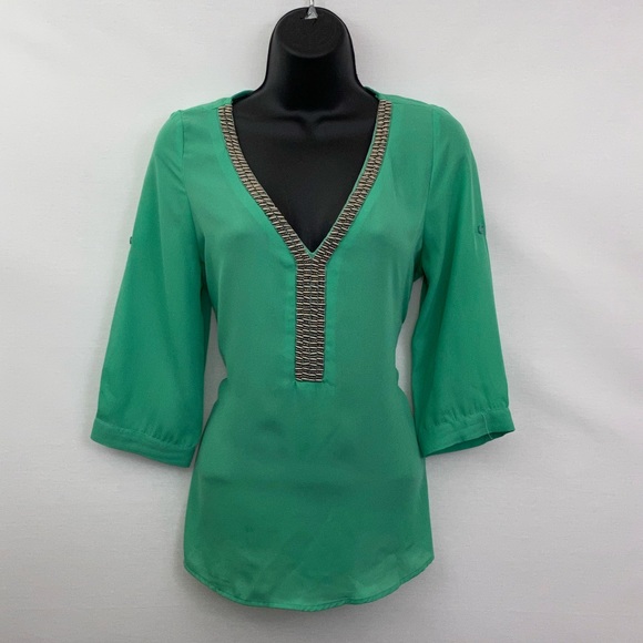 leshop Tops - 🎉3/$20 Leshop Green Beaded Blouse Size Small L-23